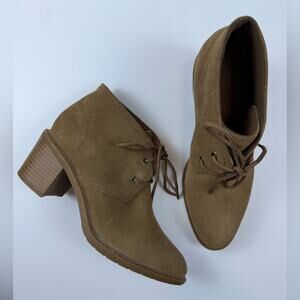 NWOT Collection By Clark’s Tan Suede Heeled Scene Lace Comfort Booties Size 8.5
